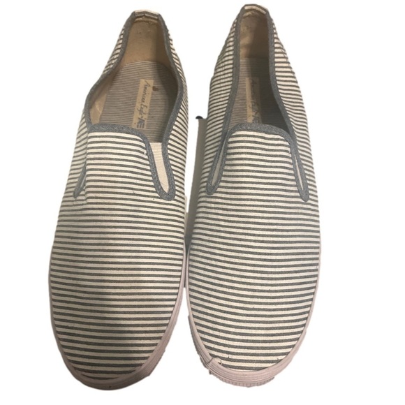 Canvas shoe size 12 women’s - Picture 1 of 4